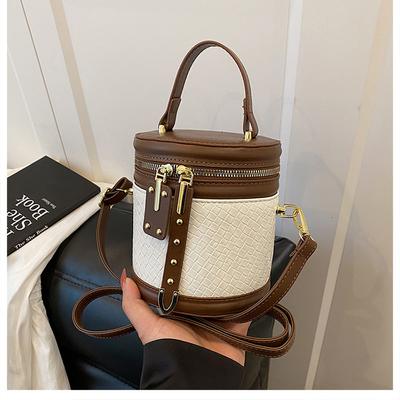 Nouveau sac pour femme, sac seau rétro, sac bandoulière, sens de la mode et haut de gamme, sac bandoulière portable de grande capacité.