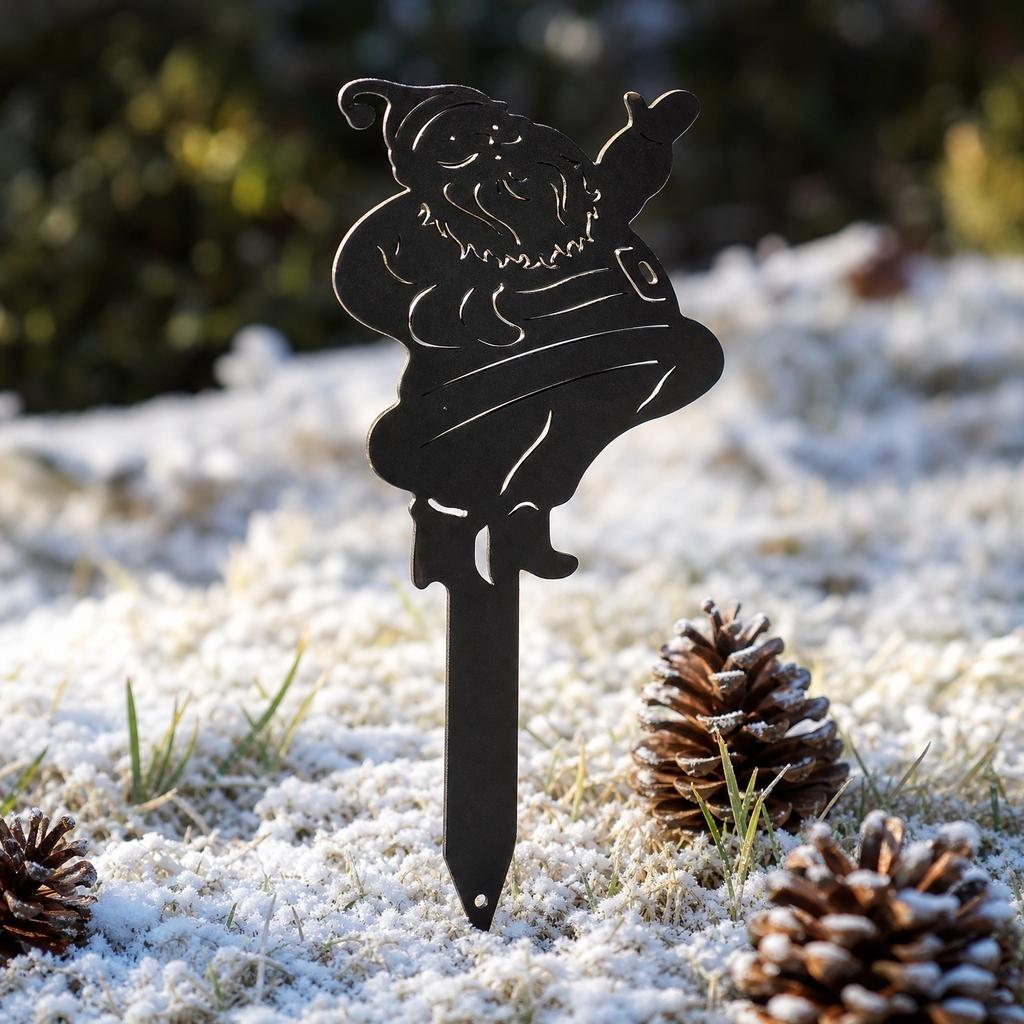 Metal Art Santa Claus Garden Stake Christmas Yard Decoration Outdoor Metal Sculpture Lawn Ornament Festive Holiday Display