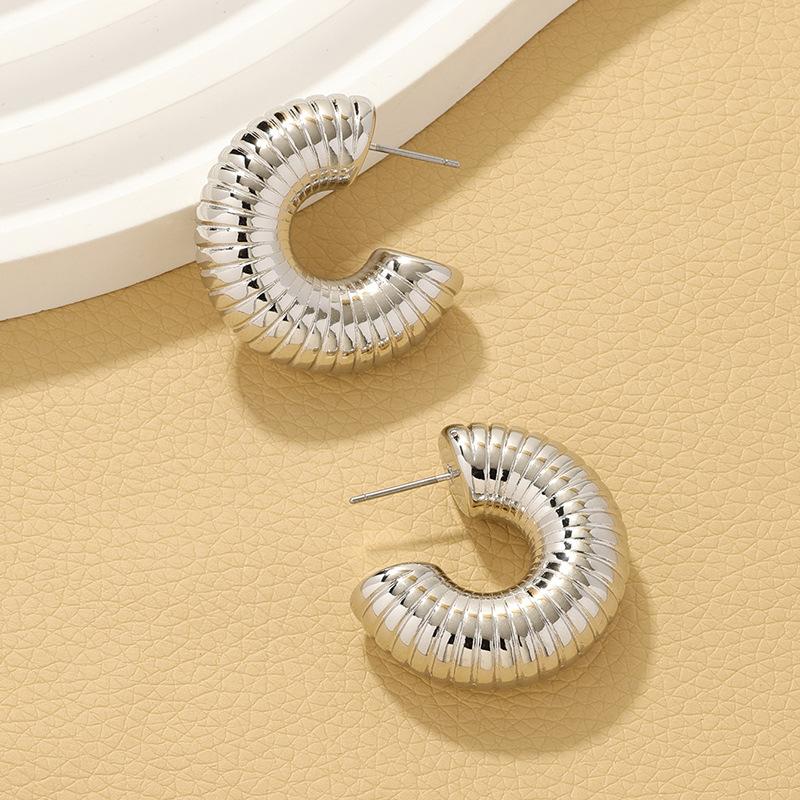 Trendy Circle Twists Hoop Earring For Women Simple Temperament Hyperbole Gold Color Ear Daily Wear Jewelry Party Gifts