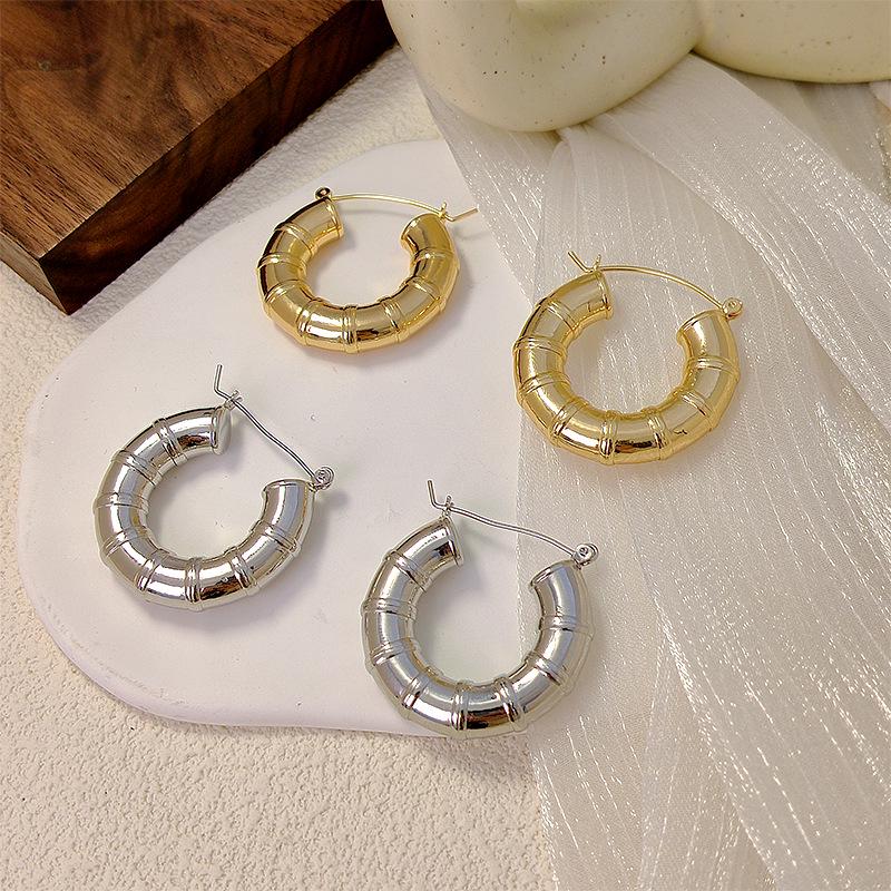 Vintage Cross-Border Fashion Stud Earrings: Unique Design for Women