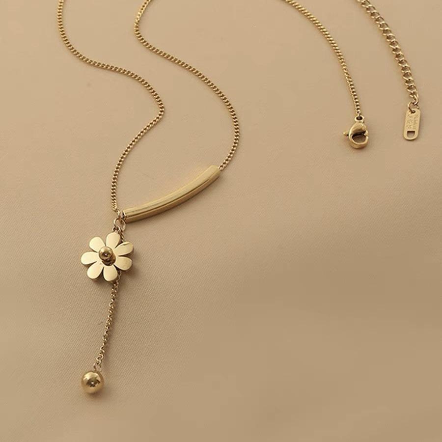 Daisy Tassel Necklace for Women - Korean Style Titanium Steel, Light Luxury Clavicle Chain