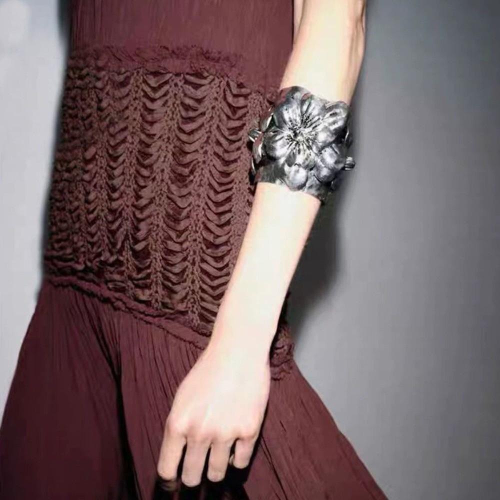 Wide Open Exaggerated Flower Bangle Geometric Women's Wrist Jewelry  Festival Gifts