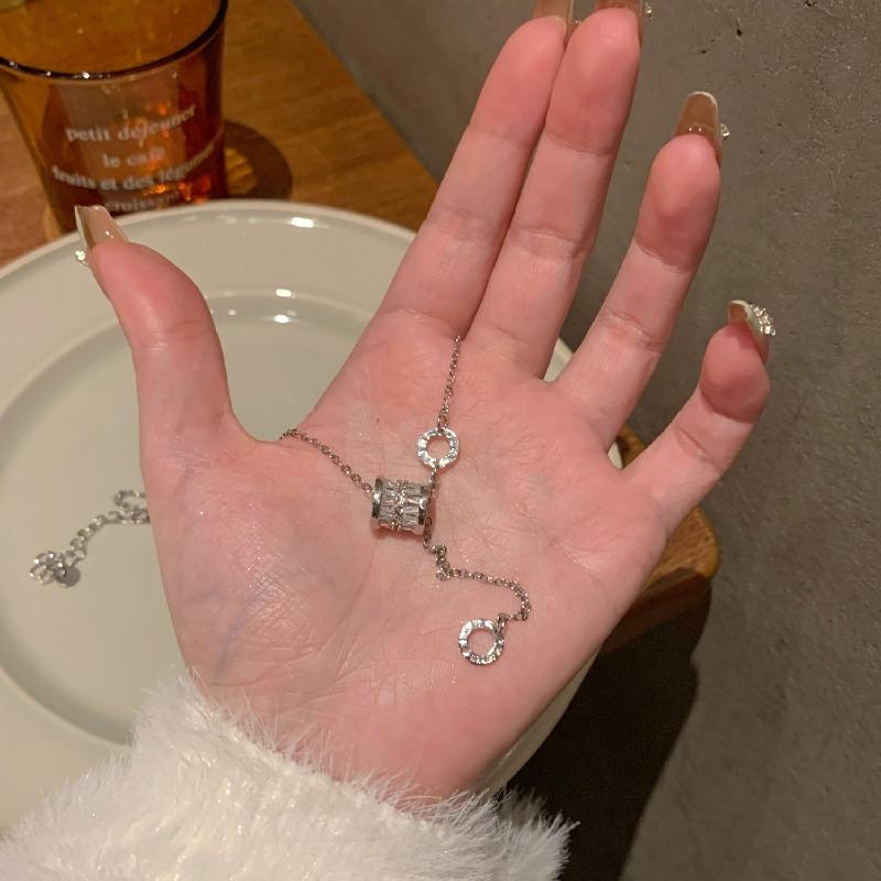 New small waist fringed necklace women's collarbone chain temperament sweater chain niche high-end versatile accessories