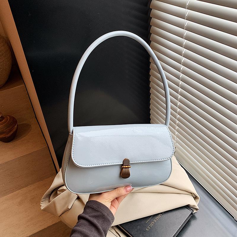 

Летняя популярная маленькая сумка женская 2025 новая мода с высоким чувством маленькая квадратная сумка универсальная на плечо под мышку синий