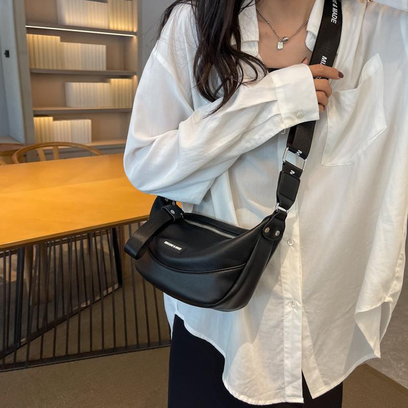 IELGY Ladies Messenger Bag Fashion Large Capacity All-Match Dumpling Bag