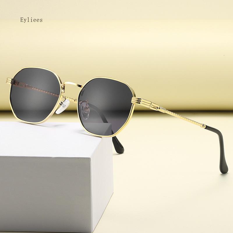 Retro Small Square Metal Framesd Female Sunglasses Fashion Gradient Lens Uv 400 Protection Male Punk Dark Green Sun Spectacles Gafas De Sol