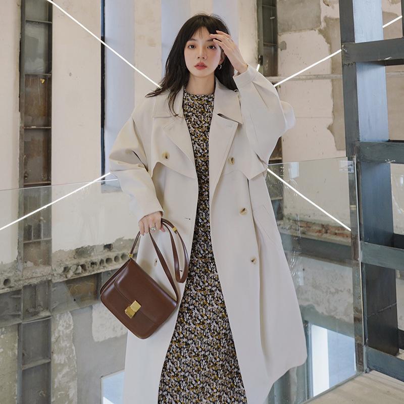 

Ветровка женская весна и осень новый стиль свободный темперамент длинная выше колена бежевая ветровка куртка для женщин XL