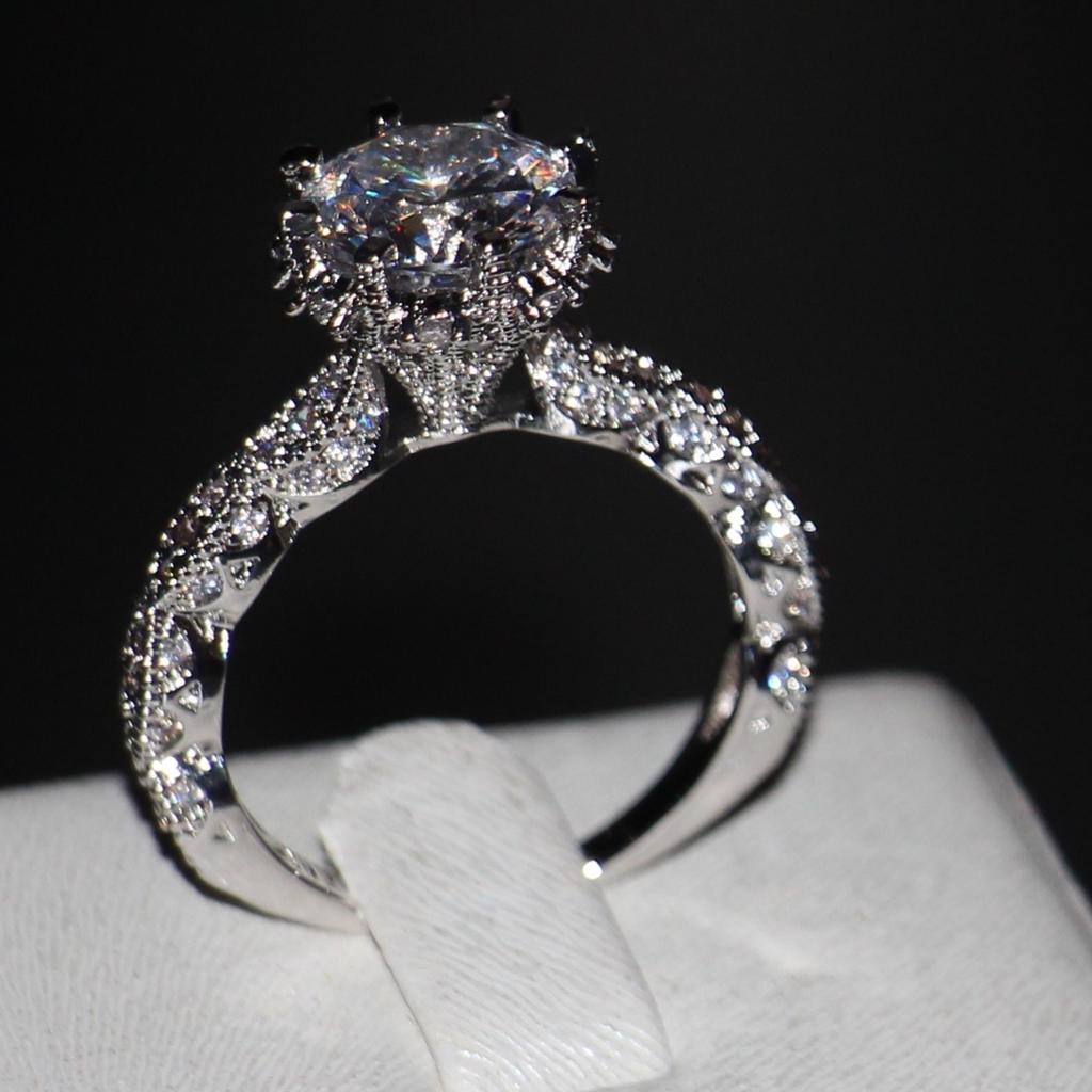 Silber farbe Kristall Verlobungsring Geschenkidee Luxus Ring Weißgold 18K pl Silber farbe Kristall Verlobungsring Geschenkidee Luxus Ring Weißgold 18K pl