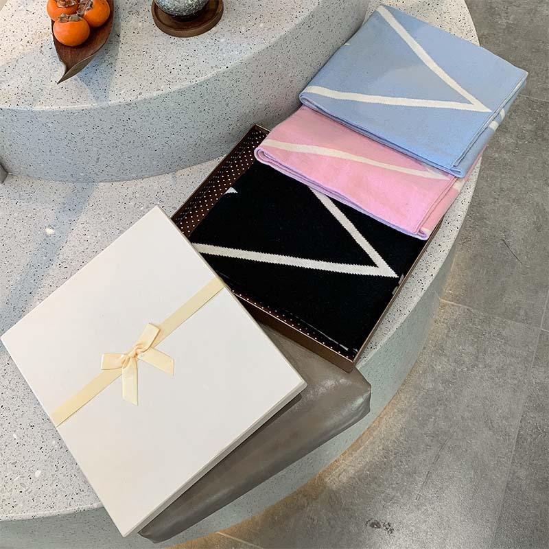 Autumn and Winter New Style Double-sided Knitted Scarf Fashionable Warm Scarf Scarf, Soft and Skin-friendly Scarf