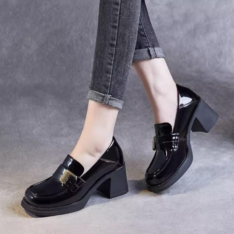 

Мягкая кожа мягкая подошва толстый каблук маленькие кожаные туфли для женщин весной и осенью 2025 новые туфли для мам среднего и пожилого возраста можно наступать 40 чёрный