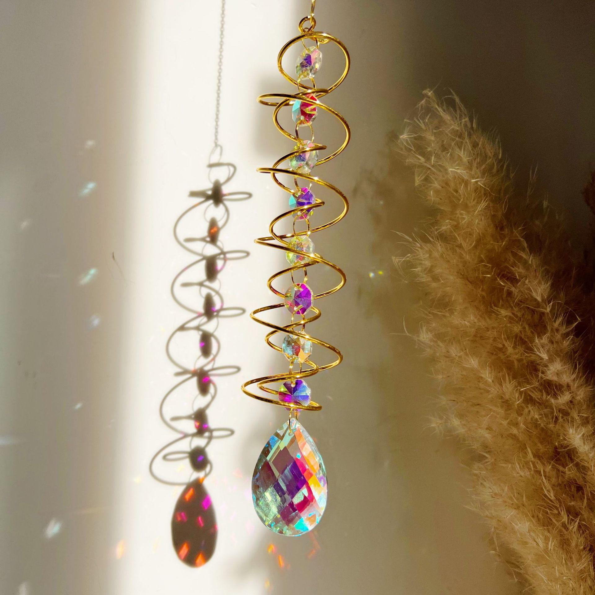 

Міжкордонний 3D Спіральний Вітряний Дзвіночок з Кришталем Любові-Краплею Води, Ловець Сонця, Райдужна Прикраса Length 45cm