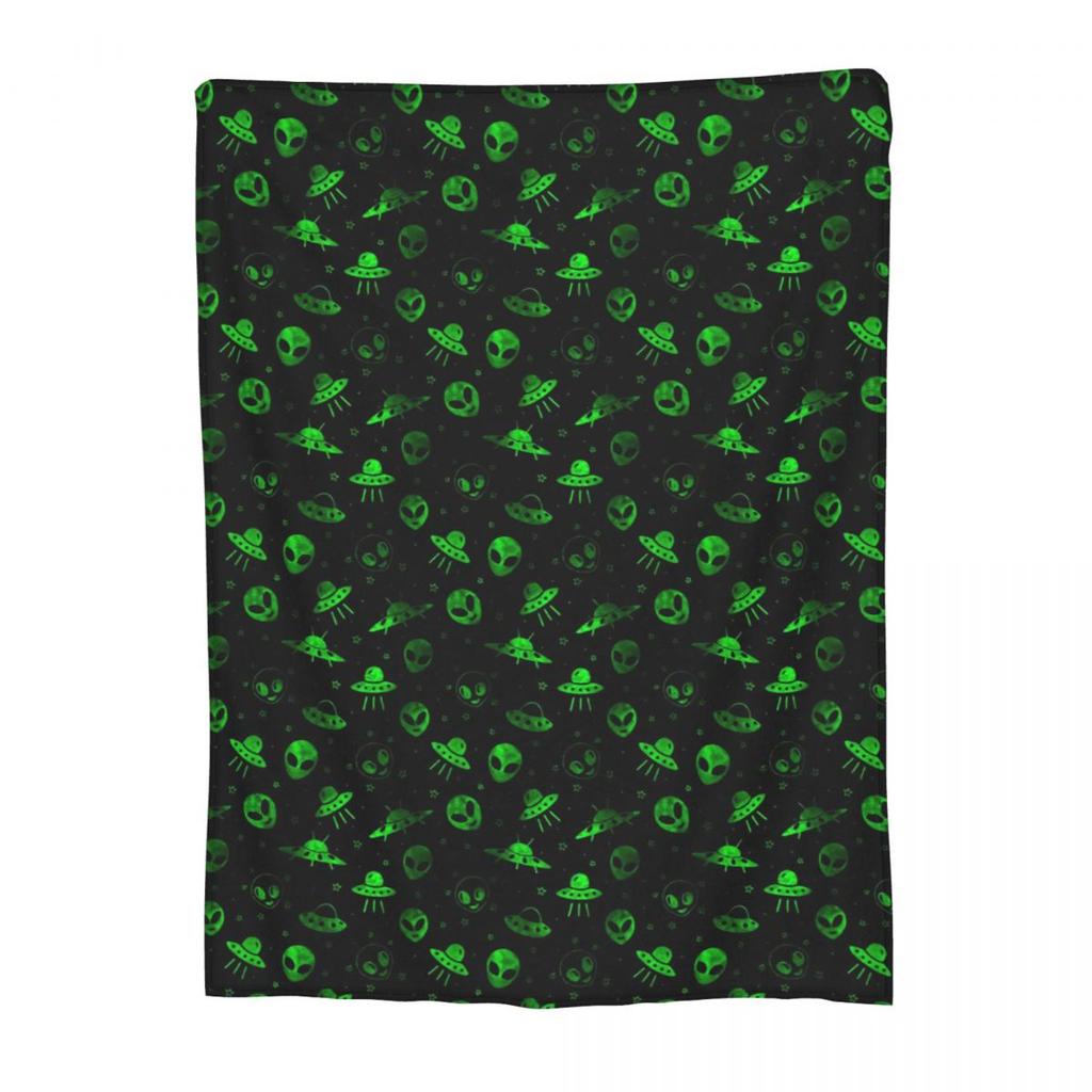 Wonderful Green Alien Universe Wondrous Cosmos With Planet And Stars Blanket Flannel Throw Blanket for Living Room Travel Home