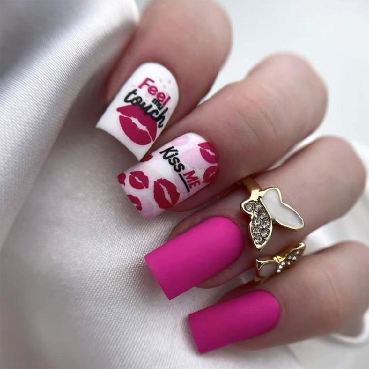 

24pcs Square Stick on Nail with Lip Designs Press on Nail Full Cover False Nail for Women and Girls DIY Manicure 1