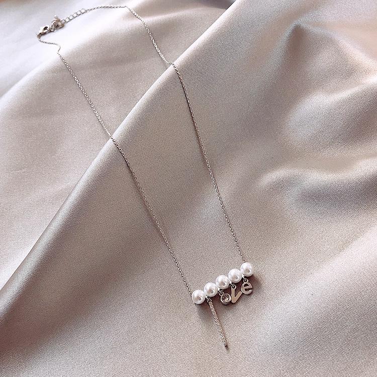 Fashionable Women's Necklace   Love Pearl Pendant Necklace Clavicle Chain Exquisite Jewelry Ladies Sweater Chain