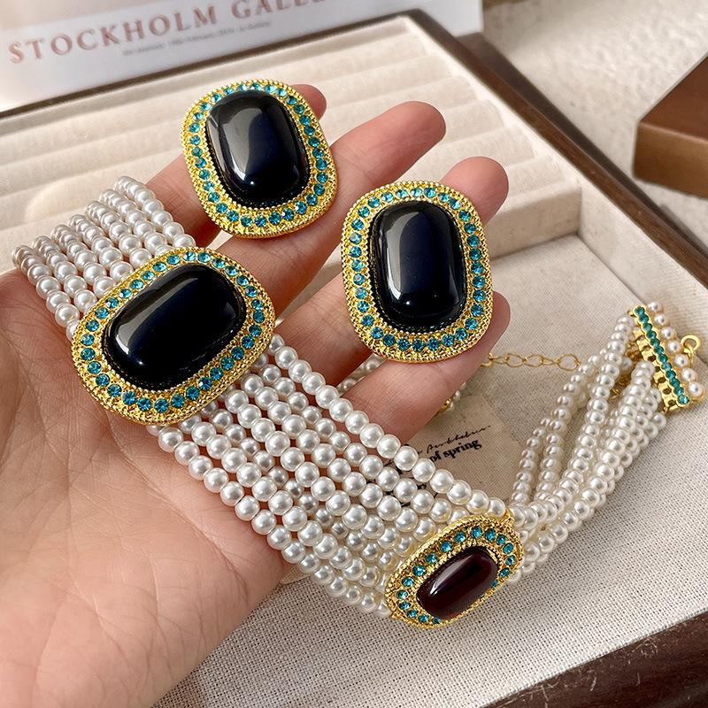 Vintage Western Gemstone Earrings and Pearl Multi-Layer Choker Necklace Set for Women - Elegant Retro Court Style