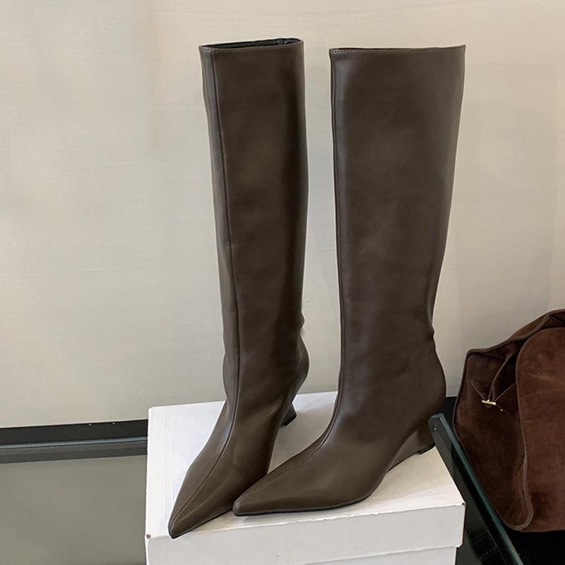 

Модные Liyke Осенне-зимние белые женские сапоги до колена Уличный стиль Острый носок Низкие танкетки Каблуки Женская обувь для вечеринок Длинные сапоги Mujer 35 коричневый