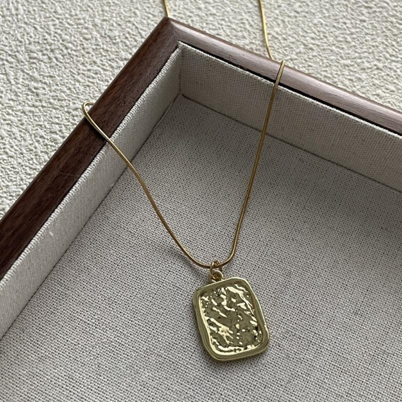 Stainless Steel Heart Necklace Female Temperament Niche Snake Bone Collarbone Chain Student Adjustable Chain Jewelry