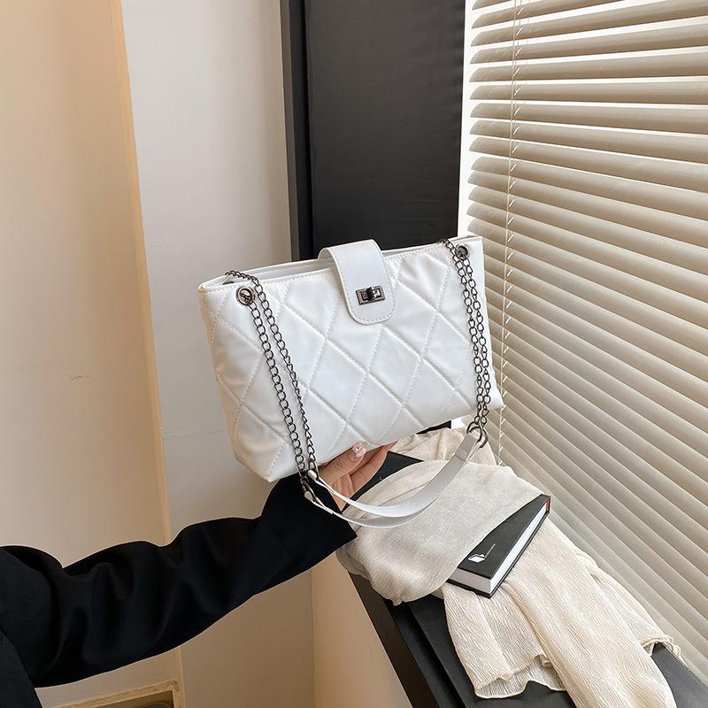 Commuting to work, large-capacity diamond tote bag, women's 2025 summer new simple and fashionable small fragrant shoulder bag