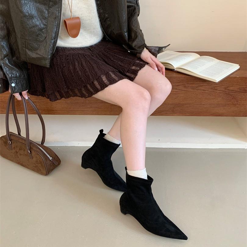 2025 New Versatile Fashion Short Boots Women's Pointed Head Low Heel Simple Temperament Thin Short Boots