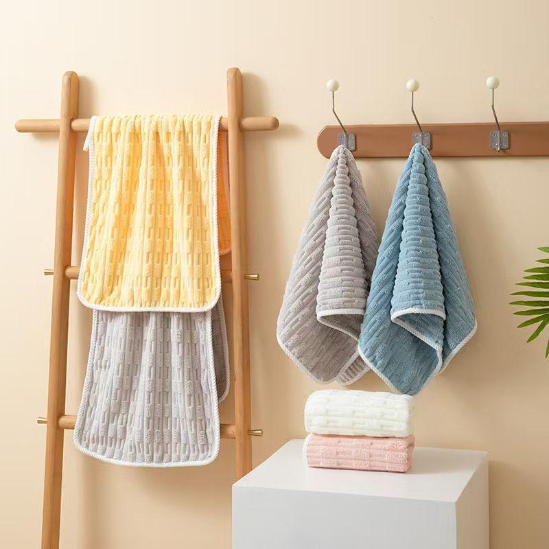 Soft Bamboo Coral Fleece Bath Towel - Thick, Absorbent, and Skin-Friendly