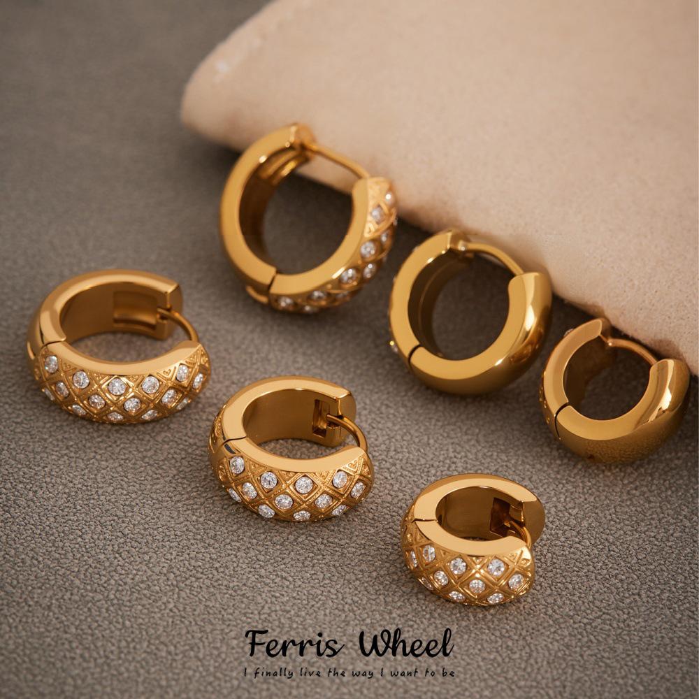 Ferris Wheel Diamond Circle Ear Cuffs: Elegant, Rhombus-Set Earrings