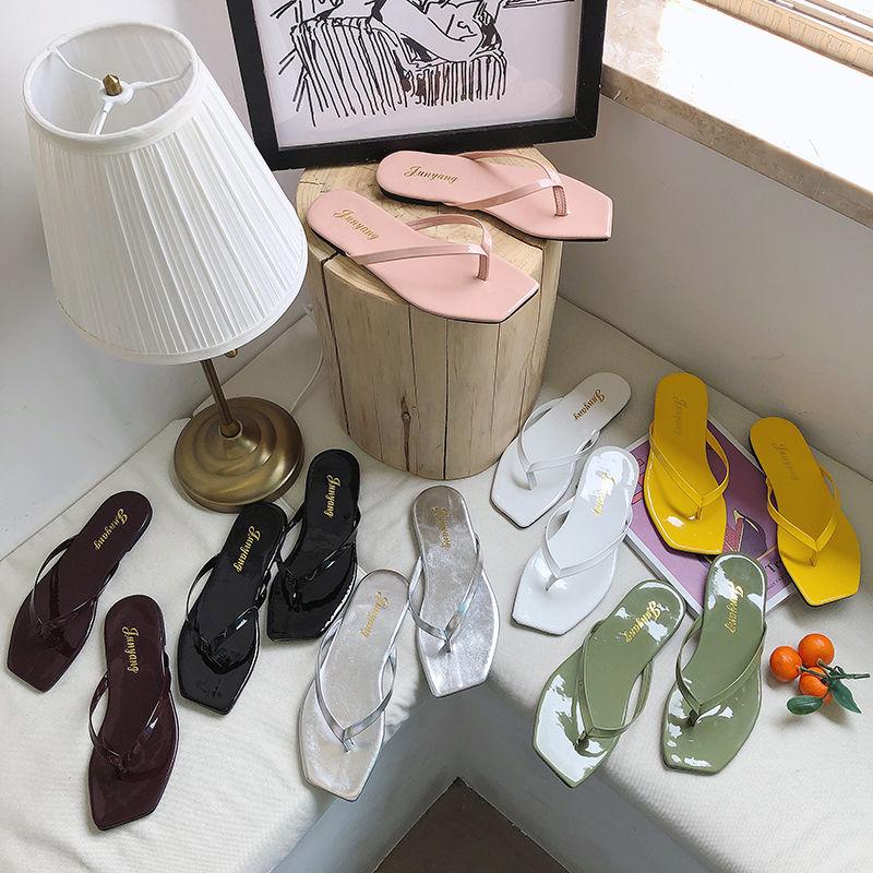 Módní pantofle pro ženy léto nové 2024 se stylovými pantoflemi žabkami žena návrhář elegantní zrcadlové luxusní módní pláž domácí