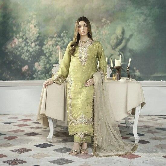 Nowy designerski garnitur z organzy jedwabnej z haftem i cekinami