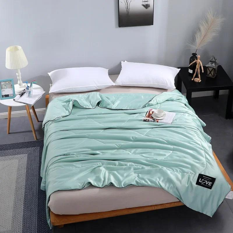 Luxury Emulation Silk Quilted Quilt Queen High End Spring Summer Satin Quilts Mechanical Wash Soft Comfortable Thin Comforter