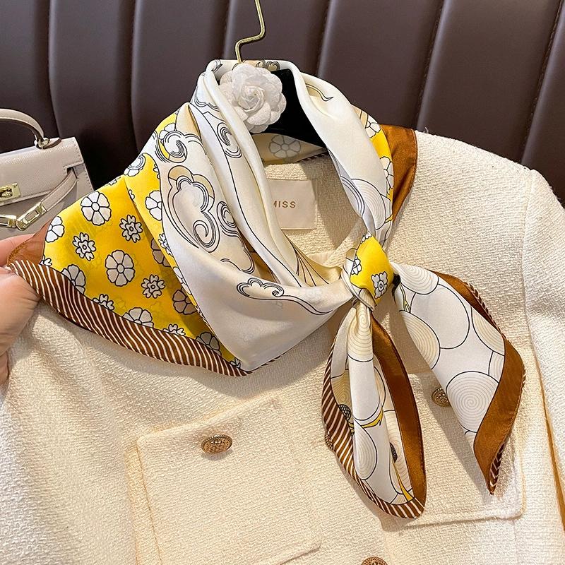 Luxury New Style Square Headscarf Women Sunscreen Beach Kerchief Popular The Four Seasons Scarves  Design 70X70CM Silk Hijab