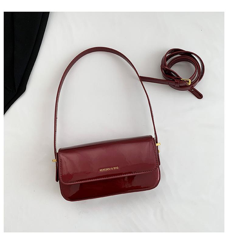 

2025 fashion women s bag simple retro foreign style shoulder armpit bag casual small square bag trend high texture messenger bag красный