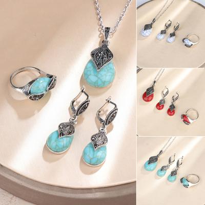 Vintage Leaf Faux Turquoise Pendant Necklace Ring Leaverback Earring Jewelry Set