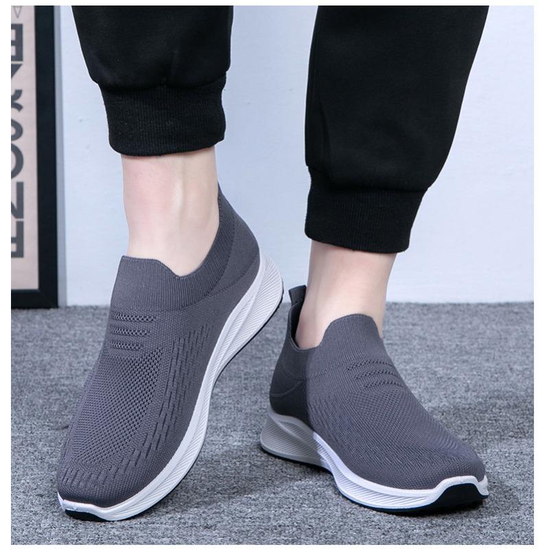 Modne Męskie Buty do Biegania Szybkoschnące 2025 Wiosna Oddychające Dzianinowe Trampki Antypoślizgowe Lekkie Wsuwane Buty na Siłownię do Chodzenia męskie buty