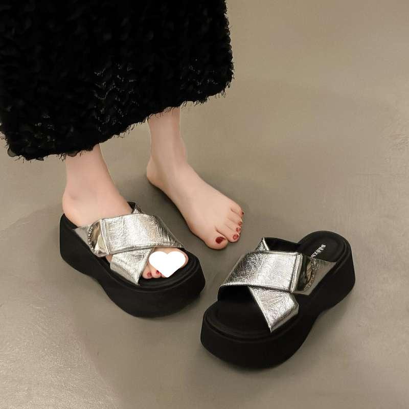 8Cm thick-soled cool slippers women's summer wear 2025 new small muffin soft-soled heightening sandals