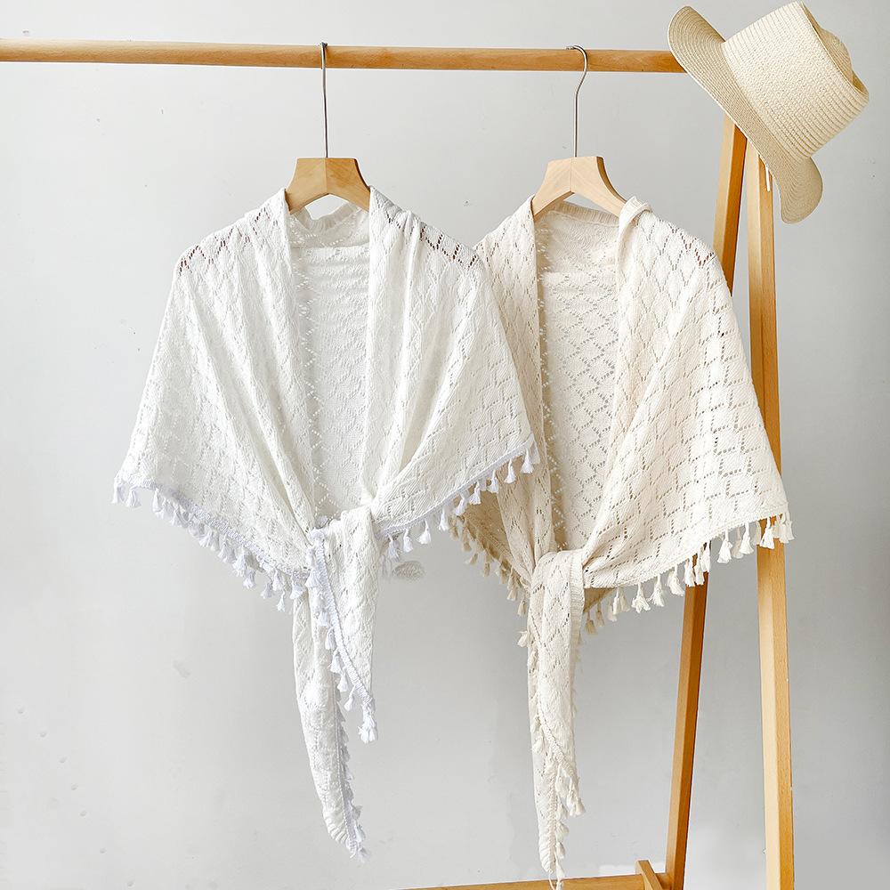 Wholesale solid color bohemian triangular scarf, hollow knit outer layer, shawl, thin scarf, annotated shoulder small shawl