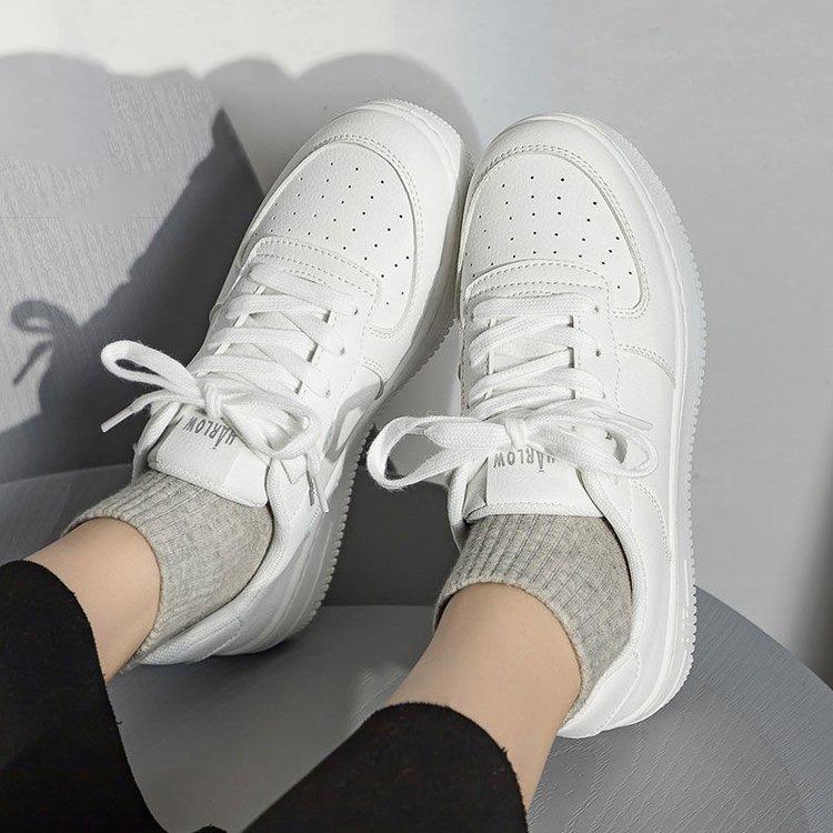 Einfarbige kleine weiße Schuhe Damen Frühling Student Lässig Schnürung Runde Spitze Plateau-Schuhe Dicke Sohle Erhöhende Sportschuhe