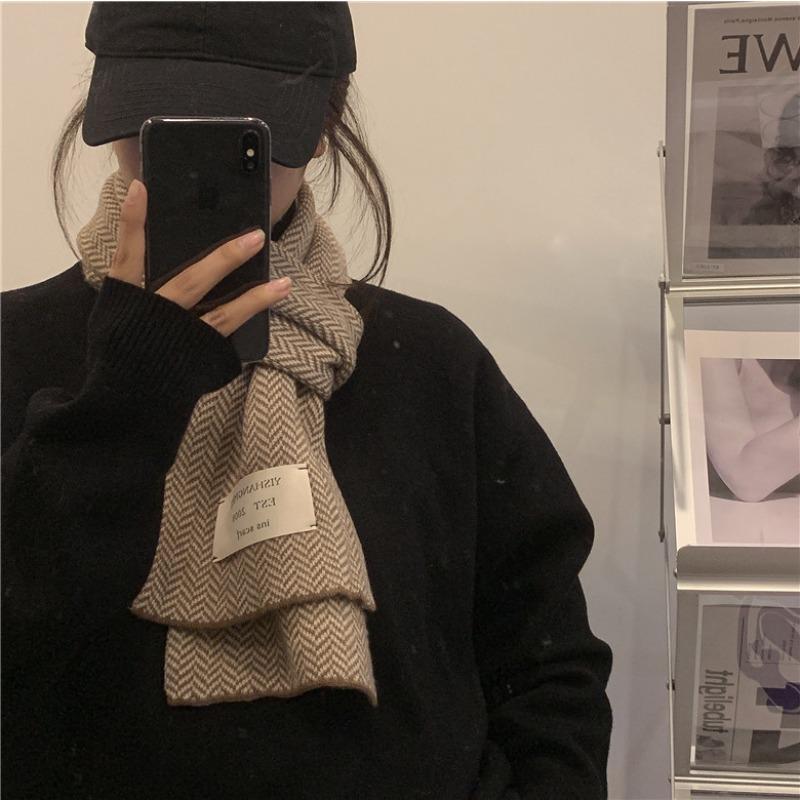 Retro fashion herringbone patch small scarf to keep warm in autumn and winter, student versatile casual scarf men