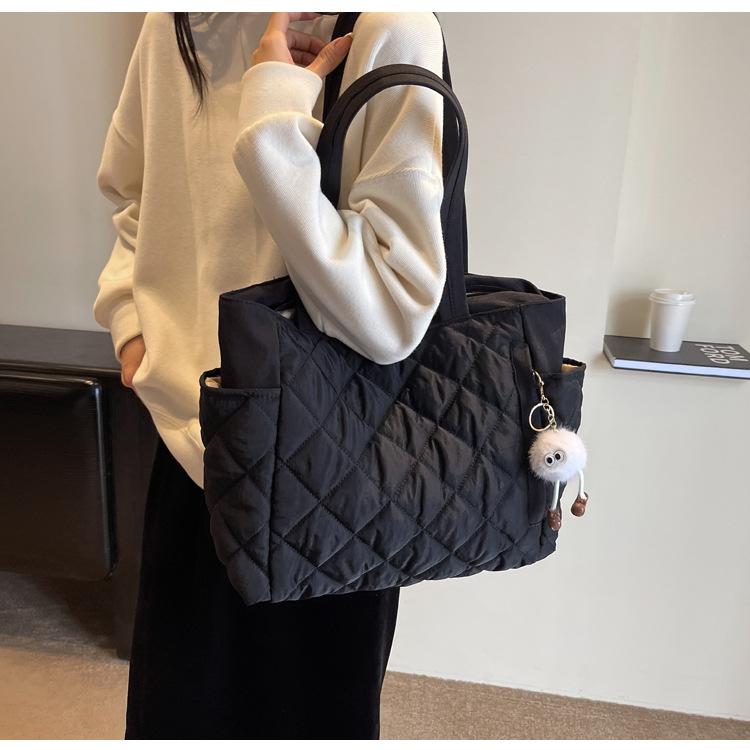 

Жіноча стьобана сумка-хобо, повсякденна легка сумка, сумка з регульованим ременем і верхньою ручкою, ромбовидна стьобана сумка-тоут, м яка дорожня сумка чорний