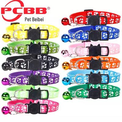 Peichong Beibei Katzenhalsband mit bedrucktem Pfotenband, Sicherheitsverschluss und bunter Glocke