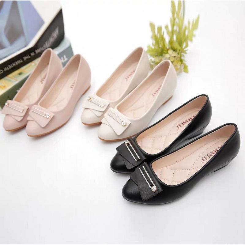 Small single shoes, high-quality soft leather, spring and autumn slope heels, women's fashion versatile work women's shoes, soft soles, flat soles,