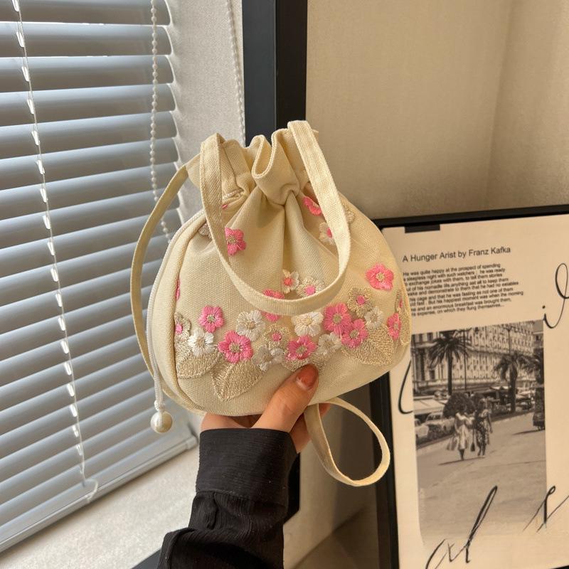 Haftowana torba typu koszyk w stylu chińskim Hanfu: Ręcznie robiona torba crossbody z koronką