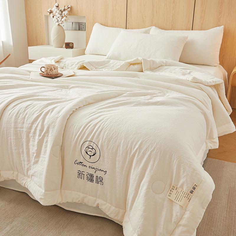 Class A Lightweight Breathable Xinjiang Cotton Quilt for Summer - Suitable for Double or Single Person, Machine Washable, Mother-Baby Grade.