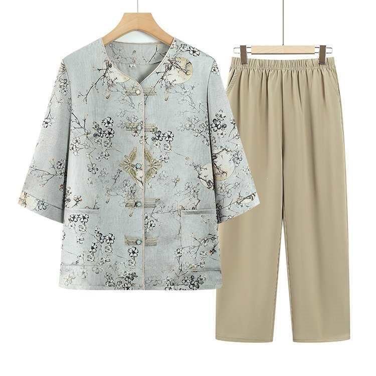 Stylish Chinese Summer Suit: Short-Sleeve Shirt for Middle-Aged & Elderly Women