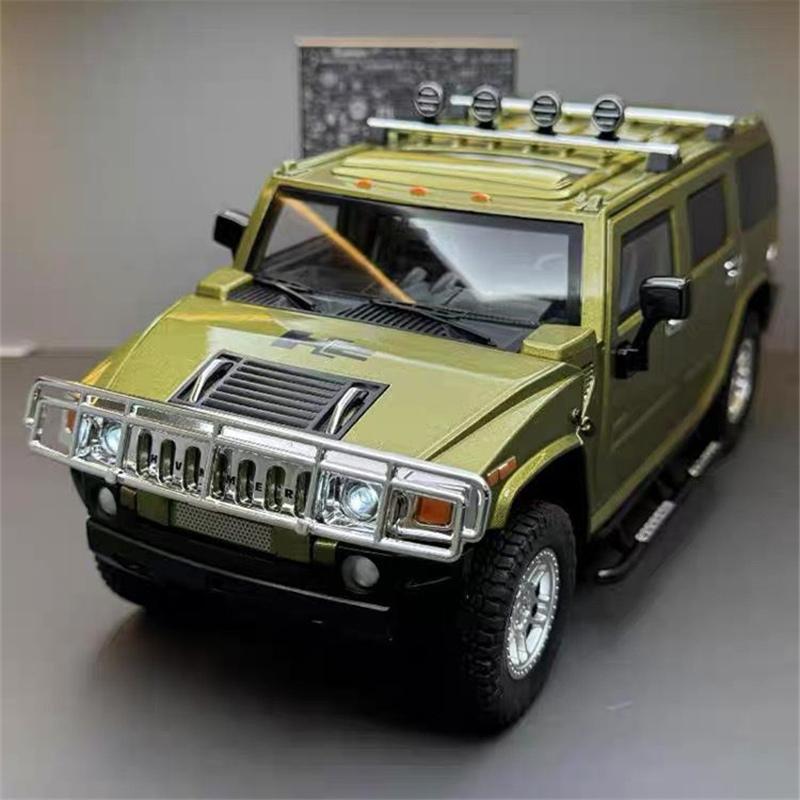 1/18 HUMMER H2 Highway 61 SUV Alloy Car Model Diecast Metal Off-road Vehicles Car Model Simulation Sound and Light Kids Toy Gift