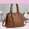 Stylish Ladies Handbag Made Of Pu With Zipper Closure For Office Use