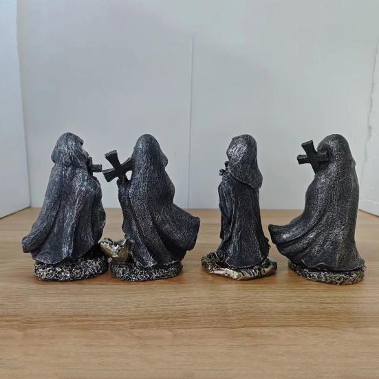 Grim Reaper Statue Halloween Black Horror Robe Sculpture Gothic Resin Santa Muerte Figurine for Halloween Indoor Bookshelf Desk Decor