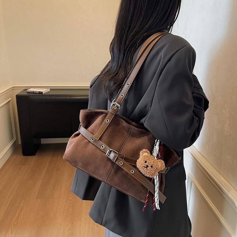 Large-capacity bags women's autumn and winter versatile 2025 new simple shoulder bags are popular this year, textured commuter tote bags