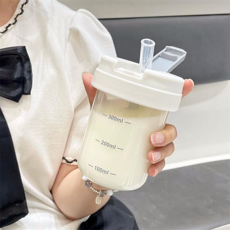 New Large-Capacity Portable Water Bottle with Straw - Stylish Design for Girls and Students, Durable Plastic Cup