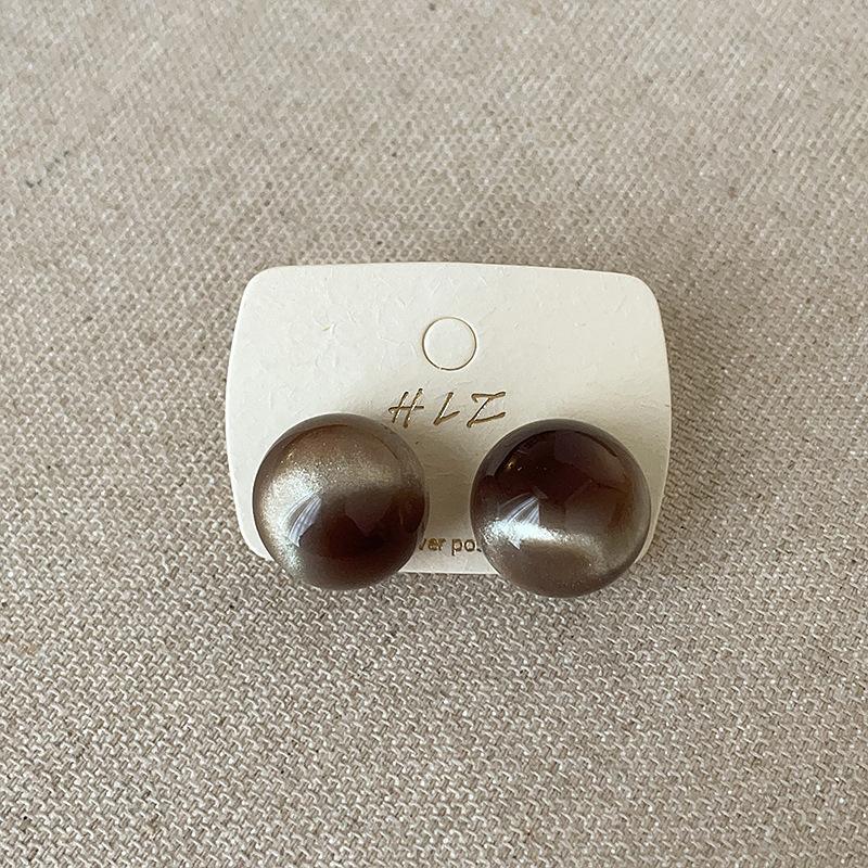 Unique Design Sense Resin Smudged Cat Eye Stud Earrings Women'S Niche Personality Fashion Commuter Versatile Earrings