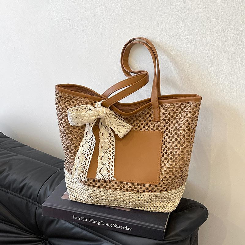 

2025 new small fresh sweet wind weaving straw fashion trend women s bag shoulder bag tote bag