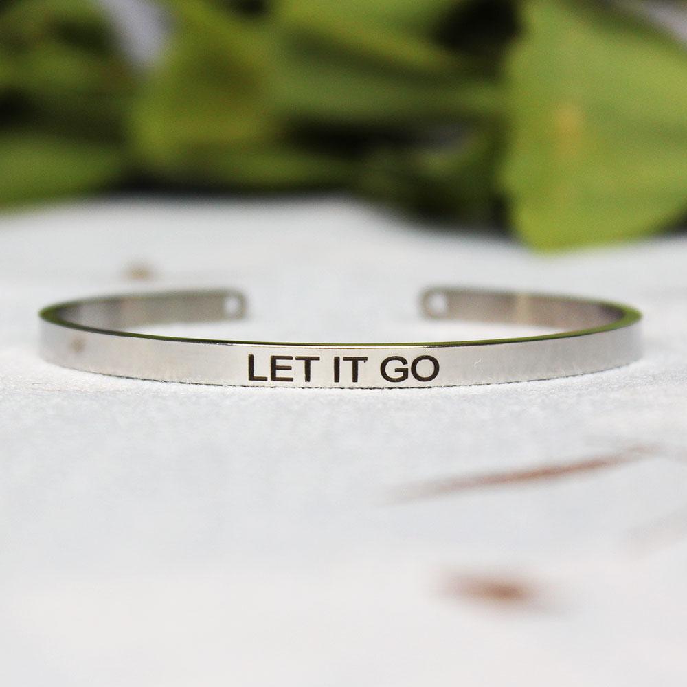 4mm inspirierendes Armband Zitat Mantra Schnitzerei Armreif für Frauen Edelstahl Manschettenschmuck